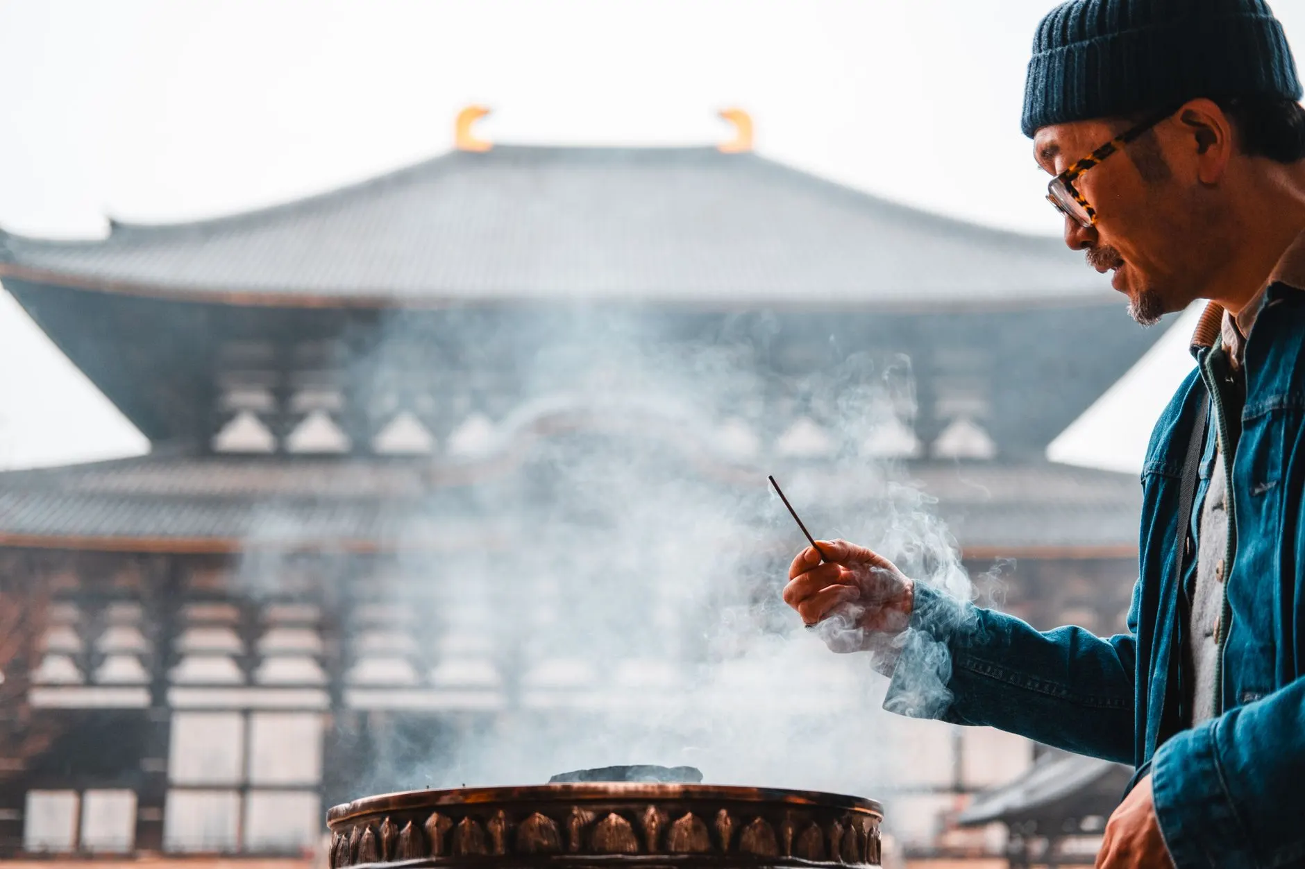 人体感应LED灯具与定时控制的技术对比及选型要点