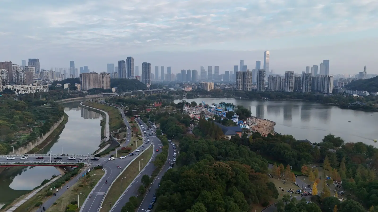 智能照明系统在办公空间中的应用方案与节能效果分析