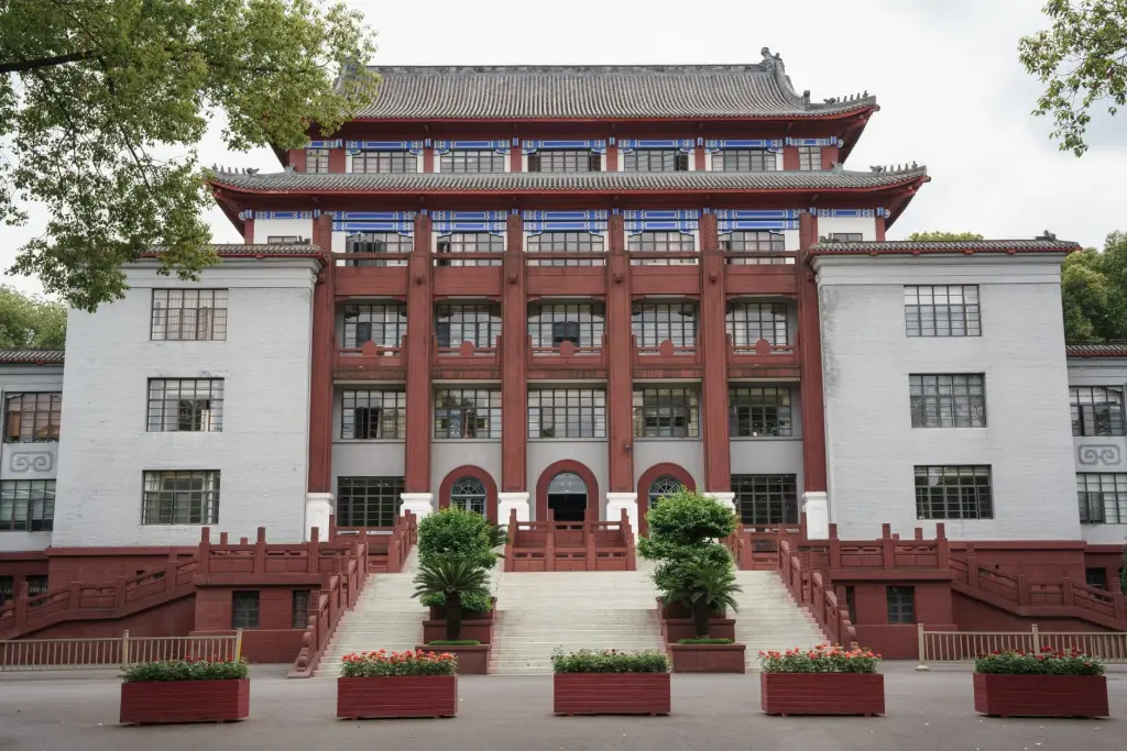 人体感应LED灯具在家庭场景中的选型与安装要点