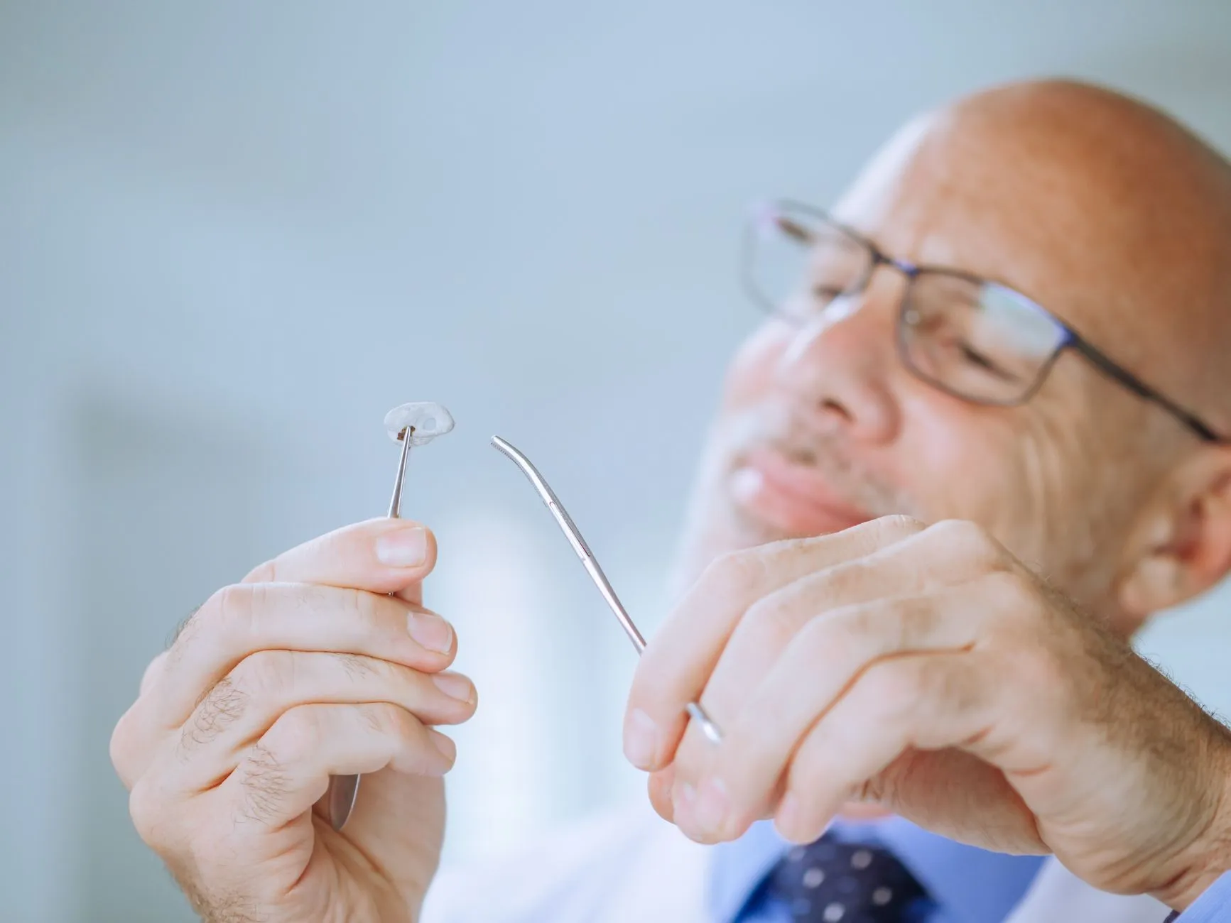 人体感应LED灯具与普通灯具的能耗对比实测报告
