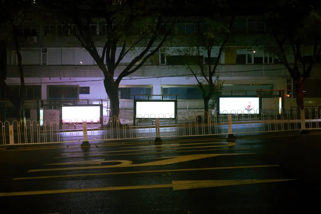 远程控制与节能照明趋势下，企业如何选择合适的高效LED灯具方案