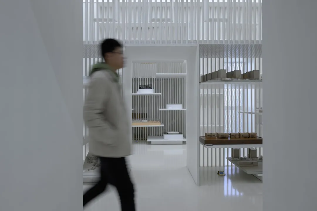 人体感应与远程控制技术在智能灯具中的协同工作原理解析