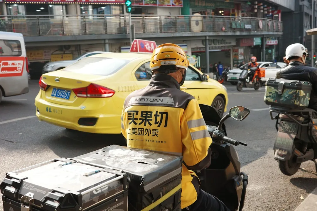 智能照明系统远程控制技术原理与常见应用场景解析
