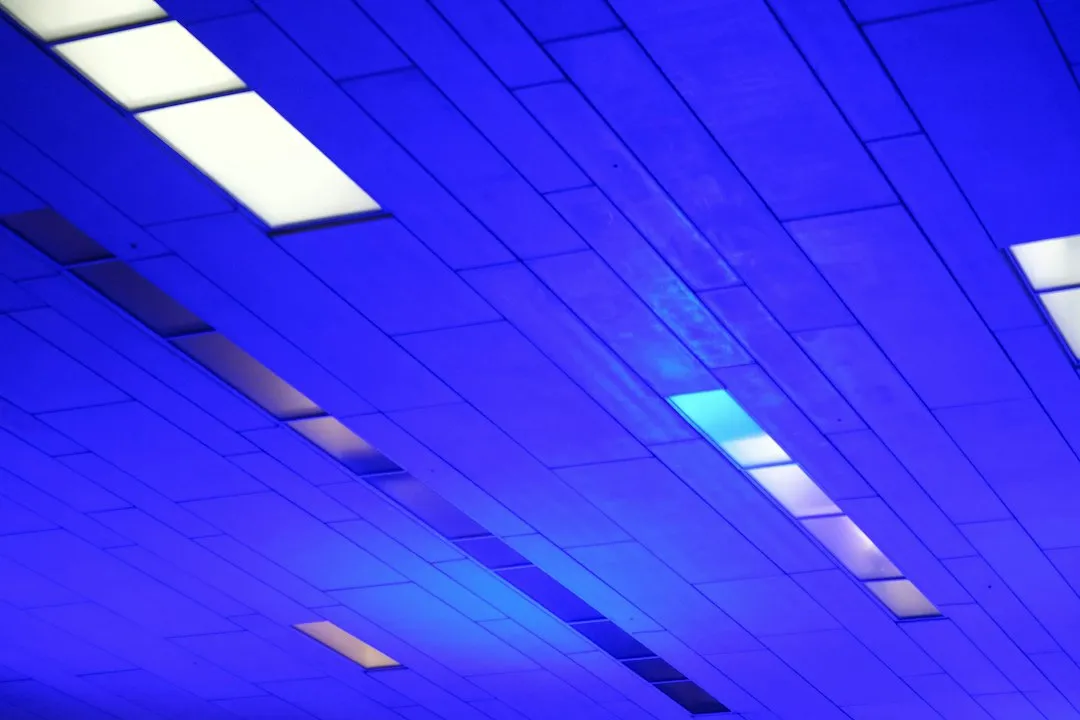 高效LED灯具与远程控制方案在办公空间的节能效果对比正文配图 2